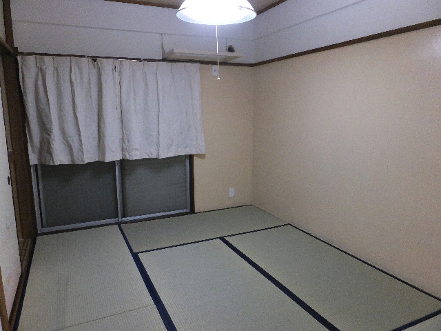 ɓ sY 23