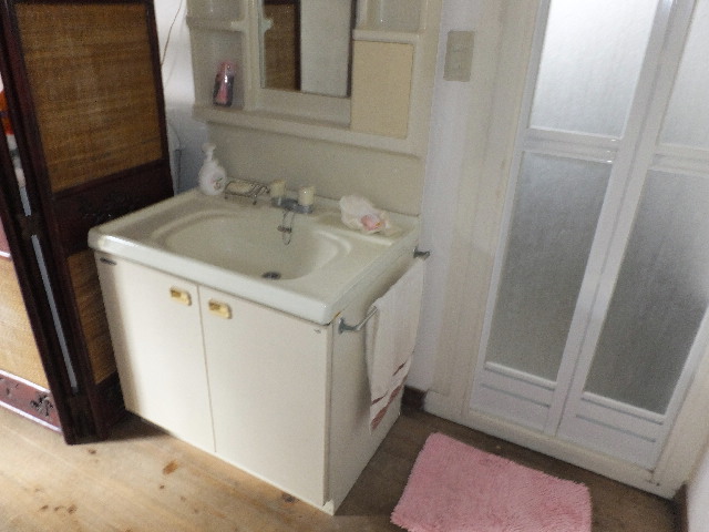 �ɓ� �s���Y 24