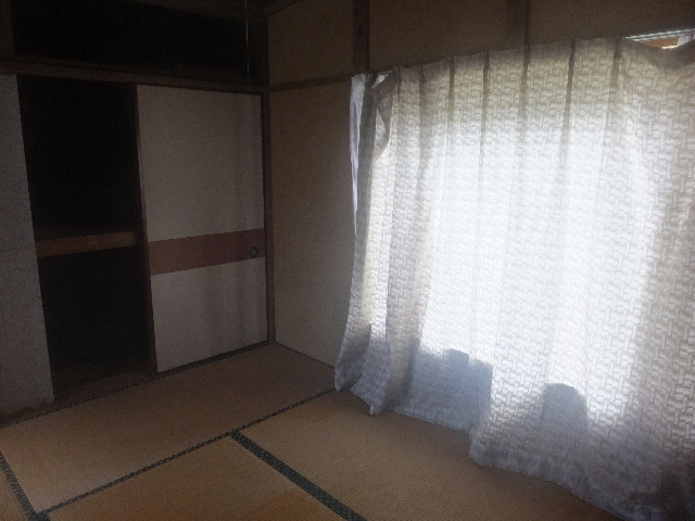 ɓ sY 23
