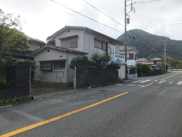 ɓ sY 6
